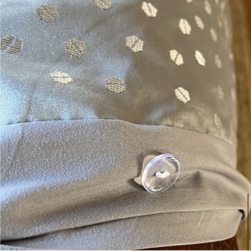 Madison Park Queen Duvet with
2 Standard Shams and 4 Throw Pillows - Picture 6 of 10